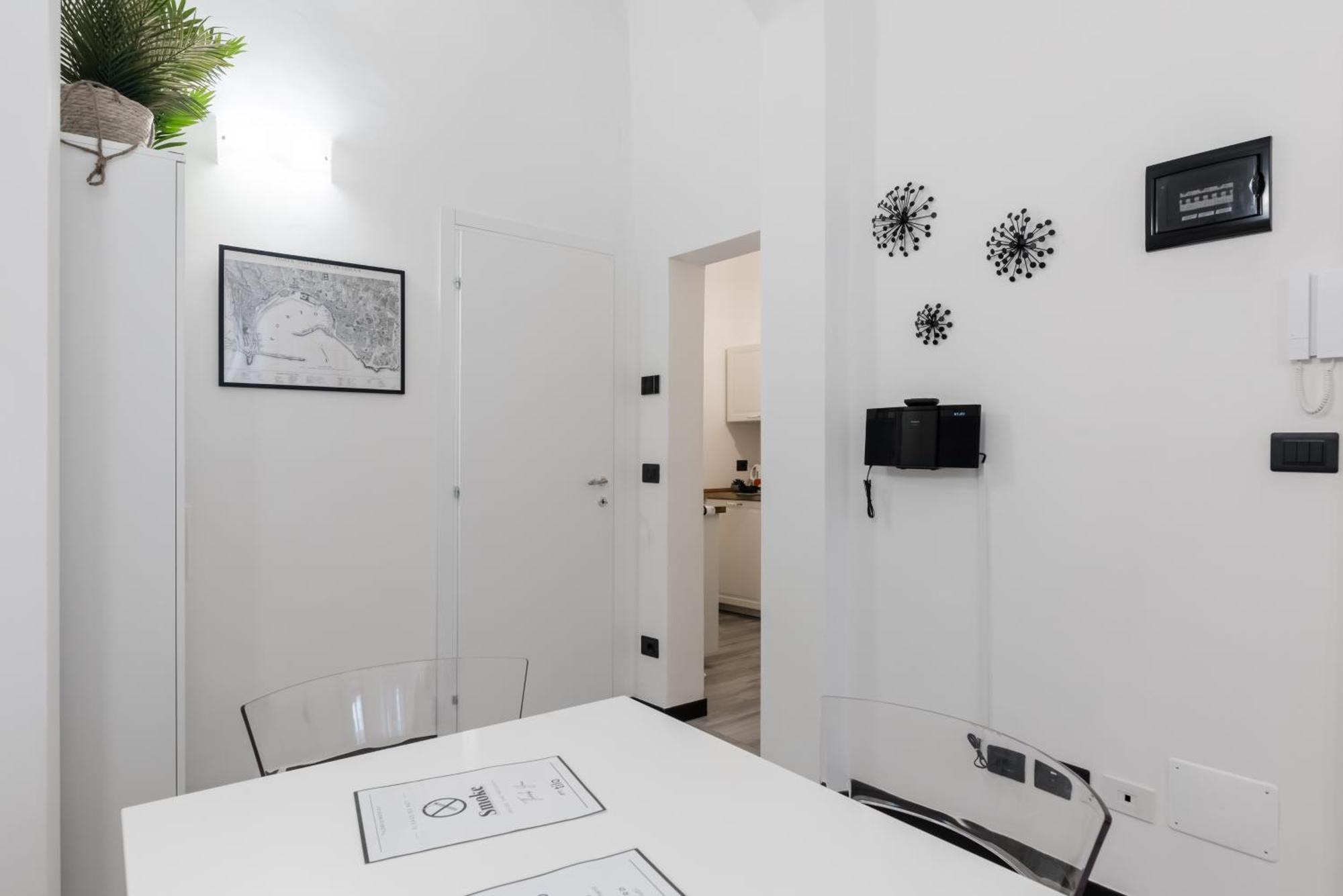 Acquario 5 Minuti, 1Br , Free A-C, Wifi & Netflix "City Center" By Tilo Genoa Bagian luar foto
