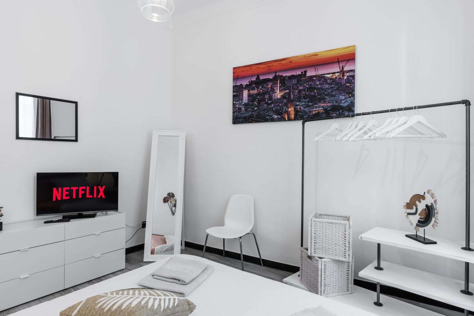 Acquario 5 Minuti, 1Br , Free A-C, Wifi & Netflix "City Center" By Tilo Genoa Bagian luar foto