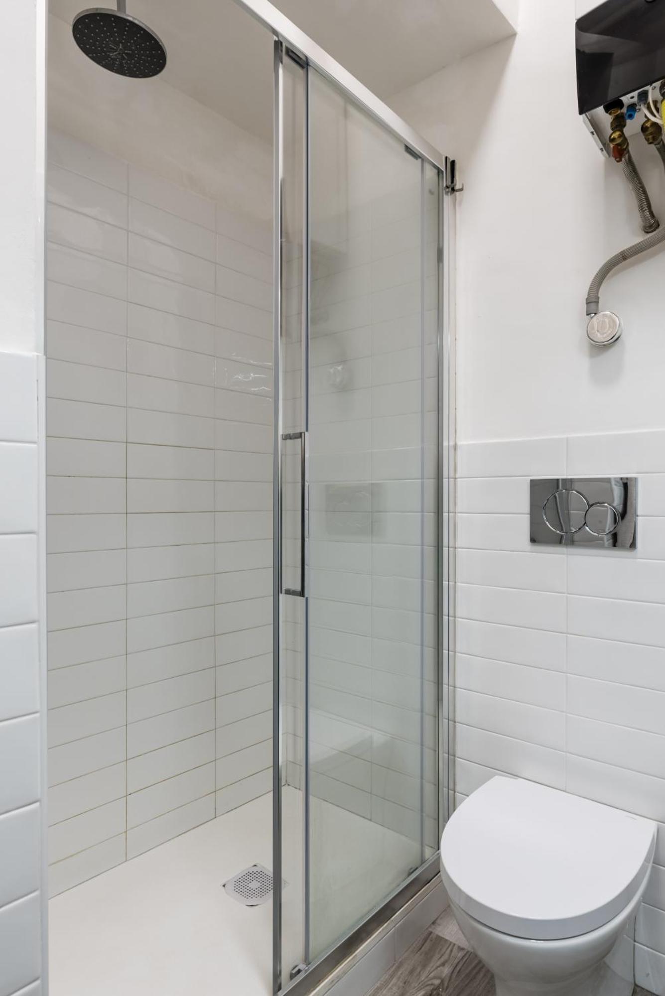Acquario 5 Minuti, 1Br , Free A-C, Wifi & Netflix "City Center" By Tilo Genoa Bagian luar foto