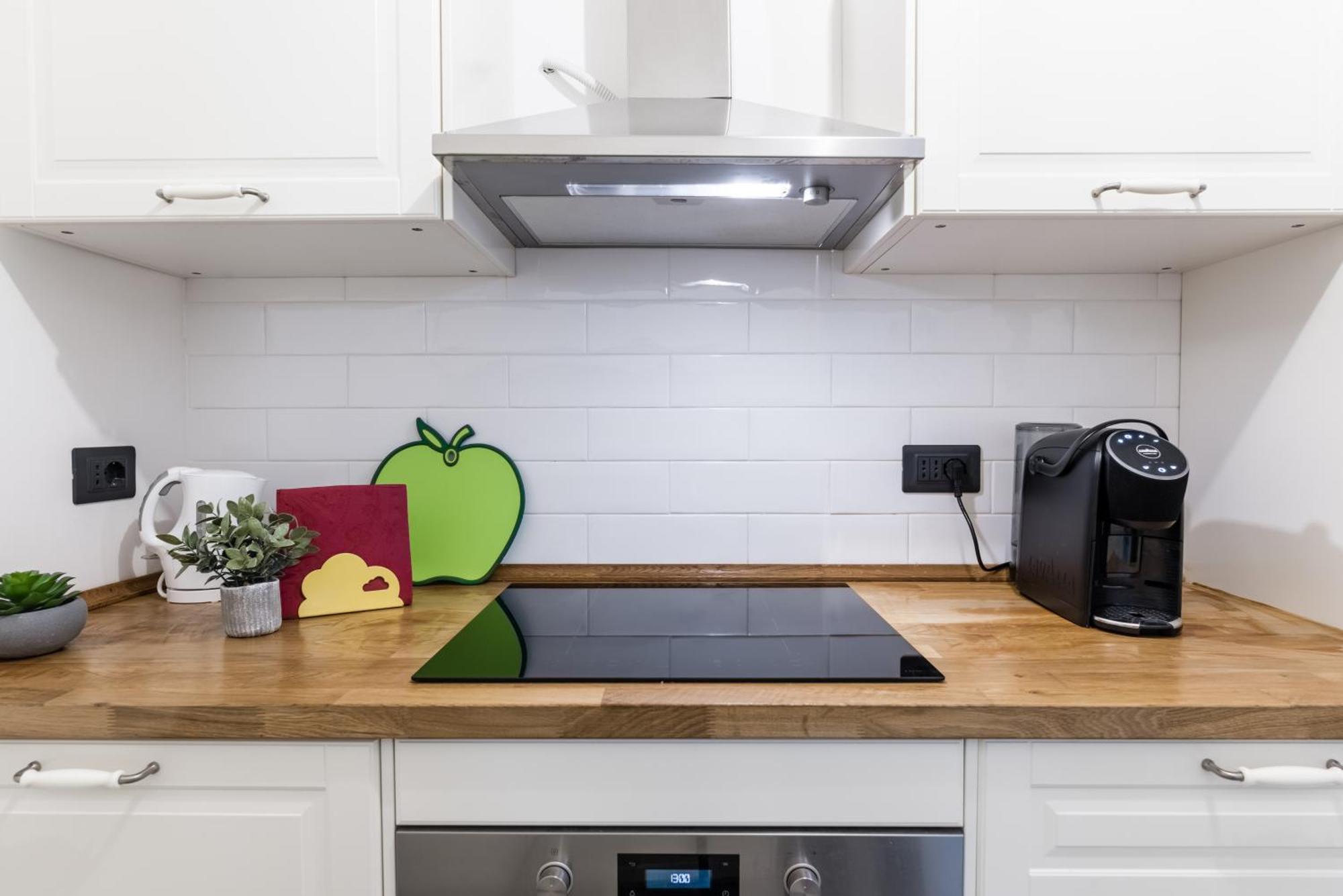 Acquario 5 Minuti, 1Br , Free A-C, Wifi & Netflix "City Center" By Tilo Genoa Bagian luar foto