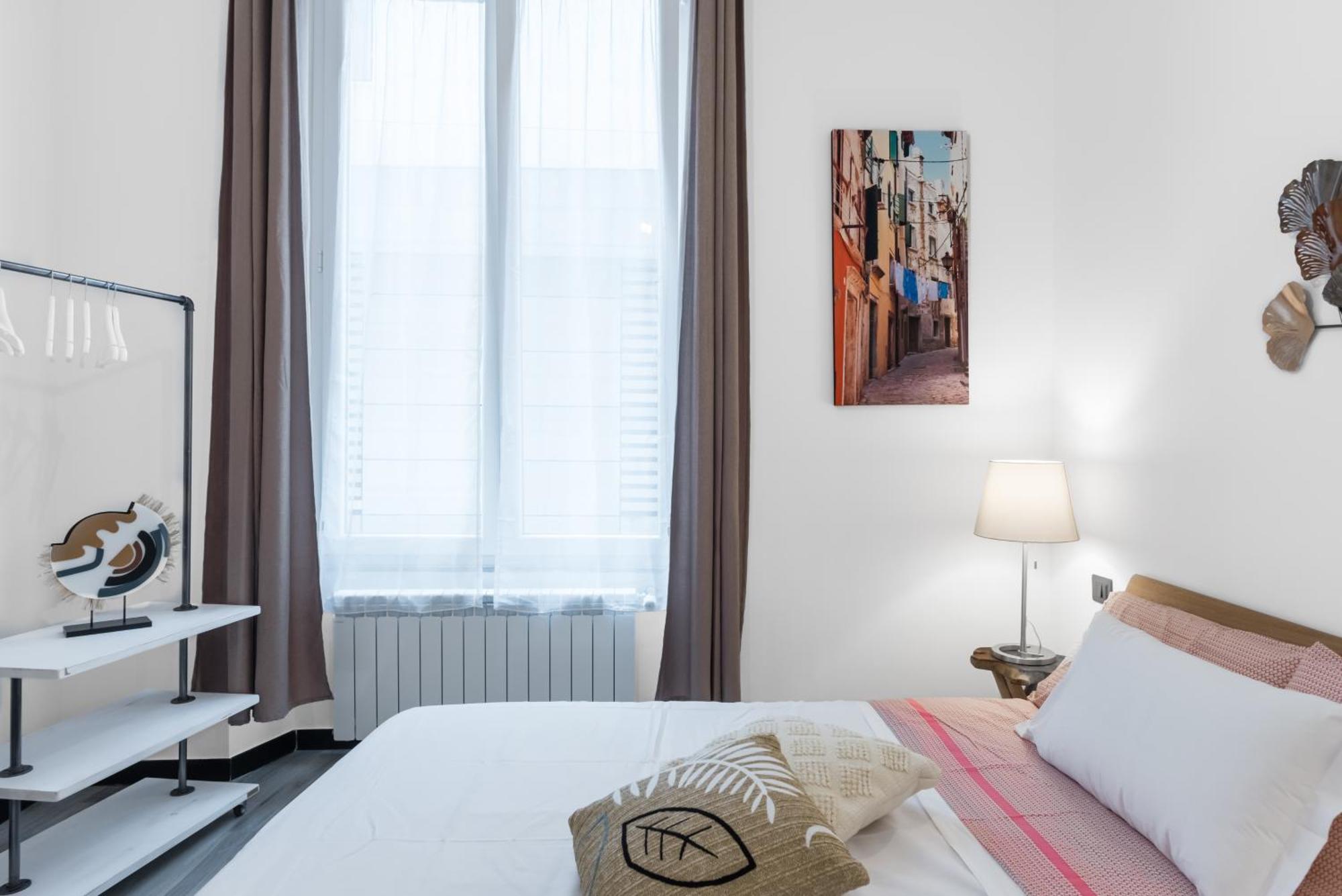 Acquario 5 Minuti, 1Br , Free A-C, Wifi & Netflix "City Center" By Tilo Genoa Bagian luar foto